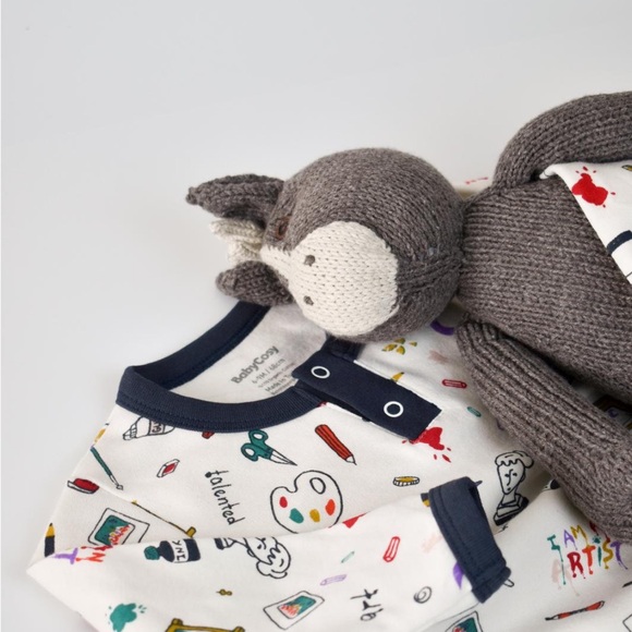 Organic Comfort Meets Adorable Design: 2-Piece Little People Set - Picture 5 of 8